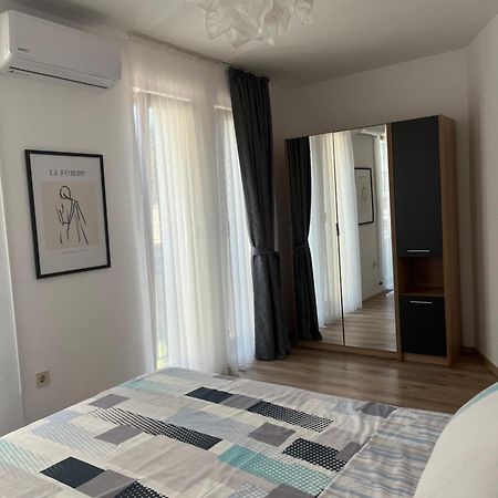 Azzurro Premium Apartment On Bulevard Bogoridi Burgas Exterior foto