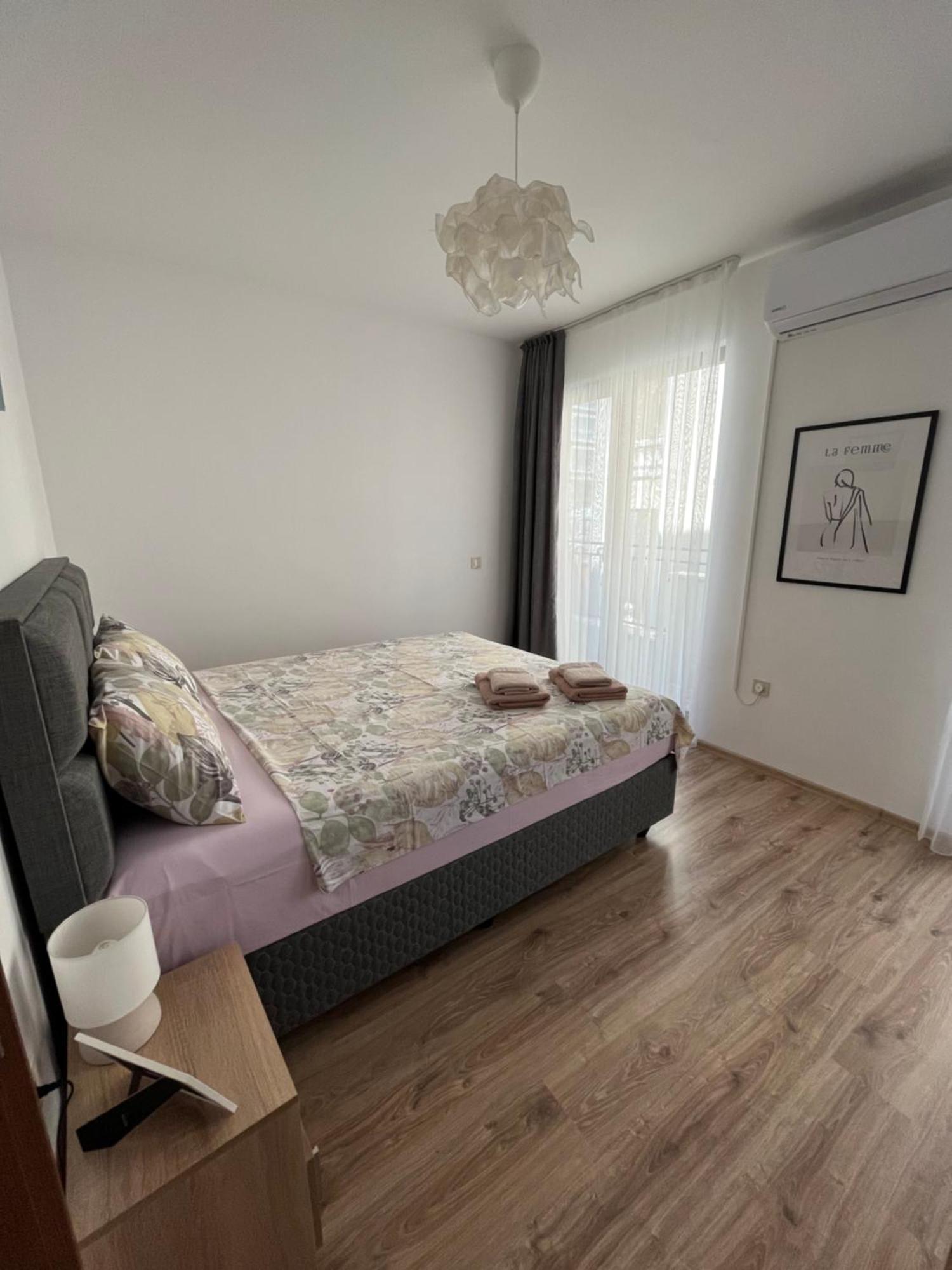 Azzurro Premium Apartment On Bulevard Bogoridi Burgas Exterior foto
